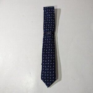NEW- Mens Roundtree & Yorke Trademark Slim Neck Tie Silk Blend Navy MSRP:$40